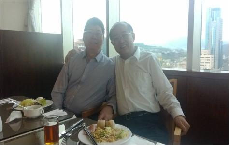 许瑞安教授与日本东京海洋大学校长冈本信明教授亲切交谈并共进早餐